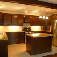 Traditional style kitchen