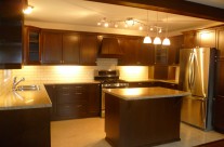 Traditional style kitchen